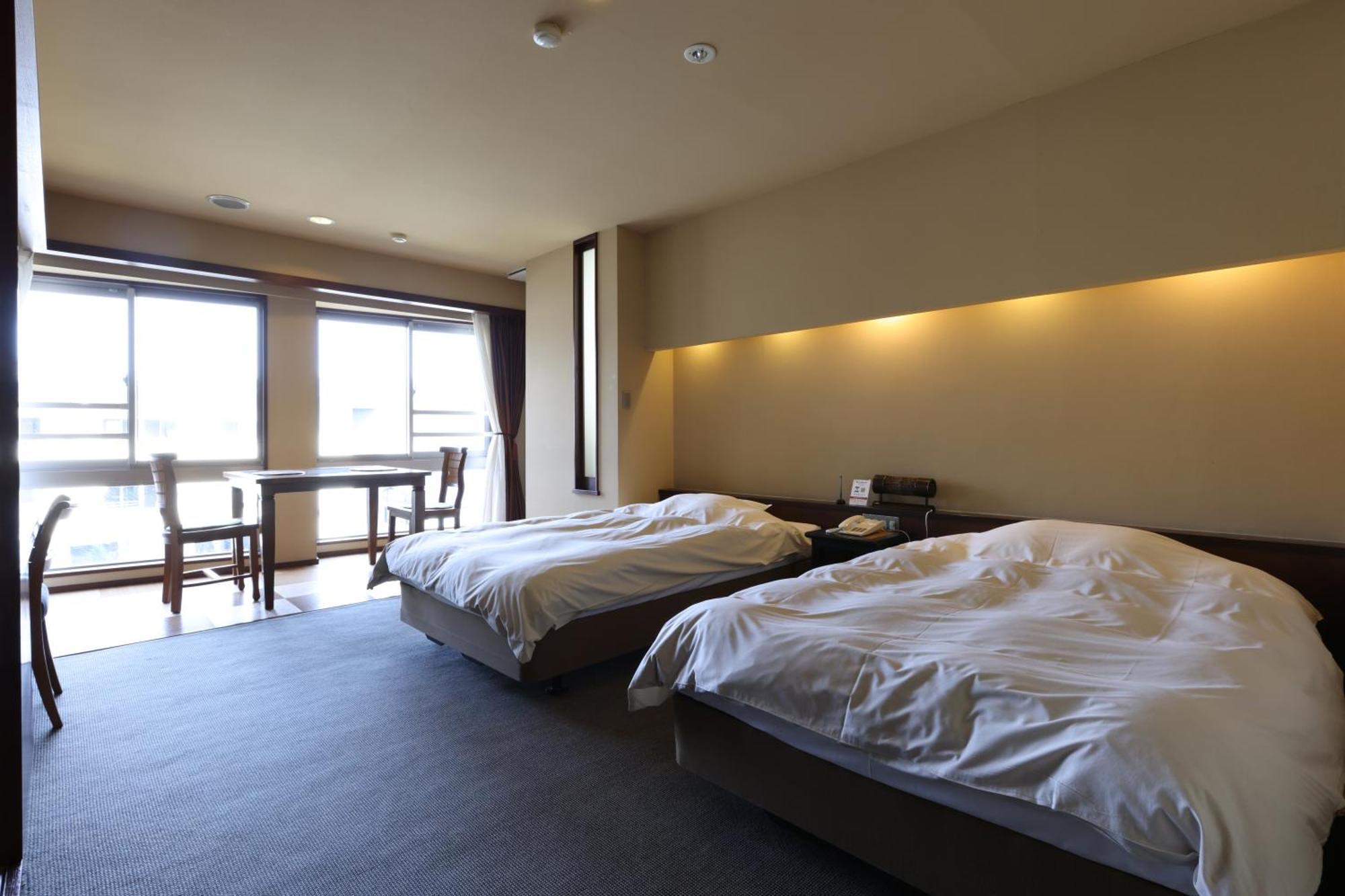 Miyahama Grand Hotel Hatsukaichi Buitenkant foto