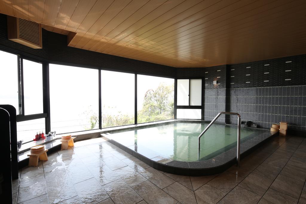 Miyahama Grand Hotel Hatsukaichi Buitenkant foto